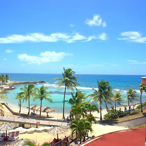 Appart hôtel Studio Manganao François Piscine&plage